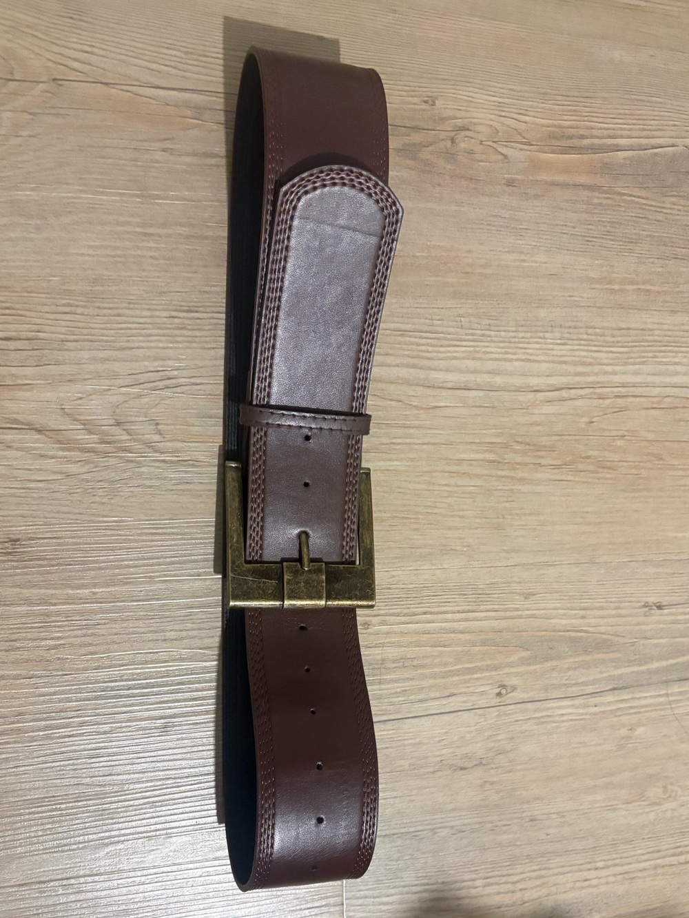 Womenโs Brown Faux Leather Thick Square Buckle Belt with Antiqued Brass Buckle